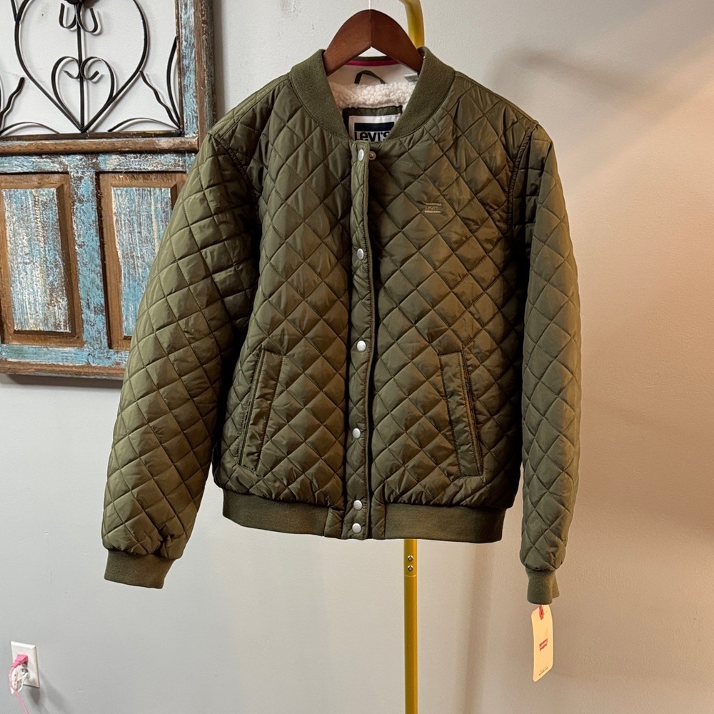 Levi's olive Green diamond Quilted Sherpa lined Jacket NWT L